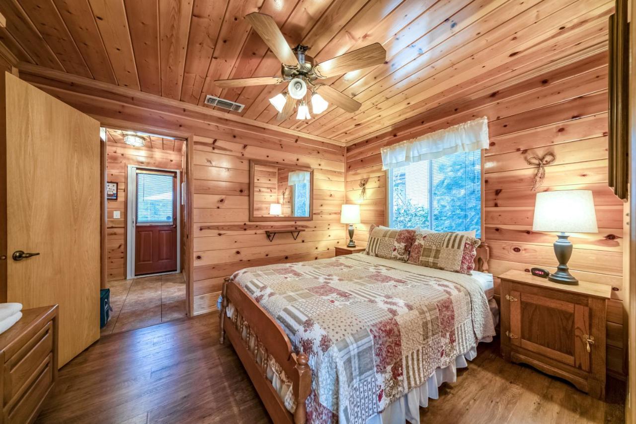 Black Bear Cabin Bass Lake Exteriör bild